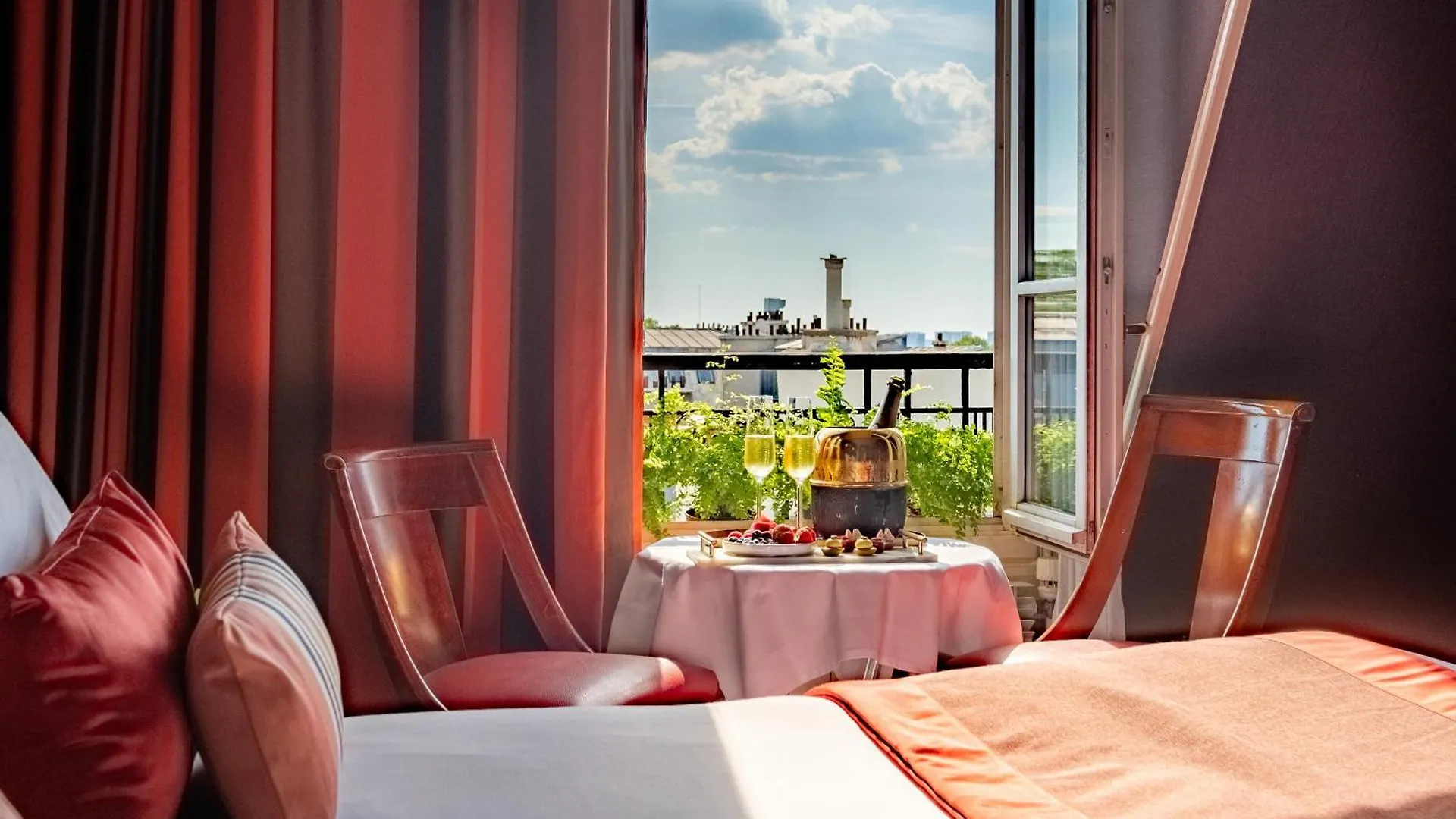 Hotel Trianon Rive Gauche 4*