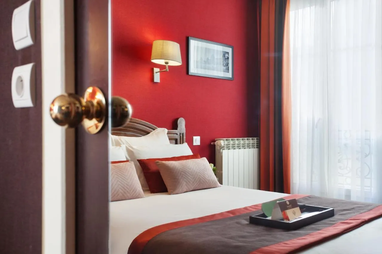 Trianon Rive Gauche 4* Paryż