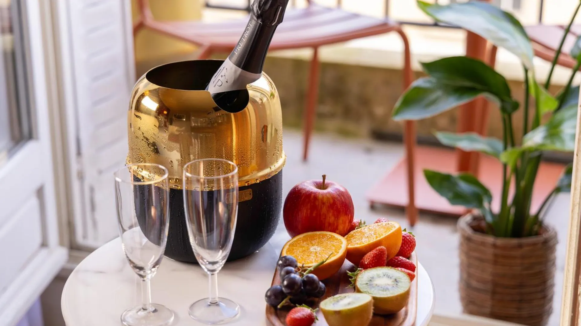 Trianon Rive Gauche Hotel